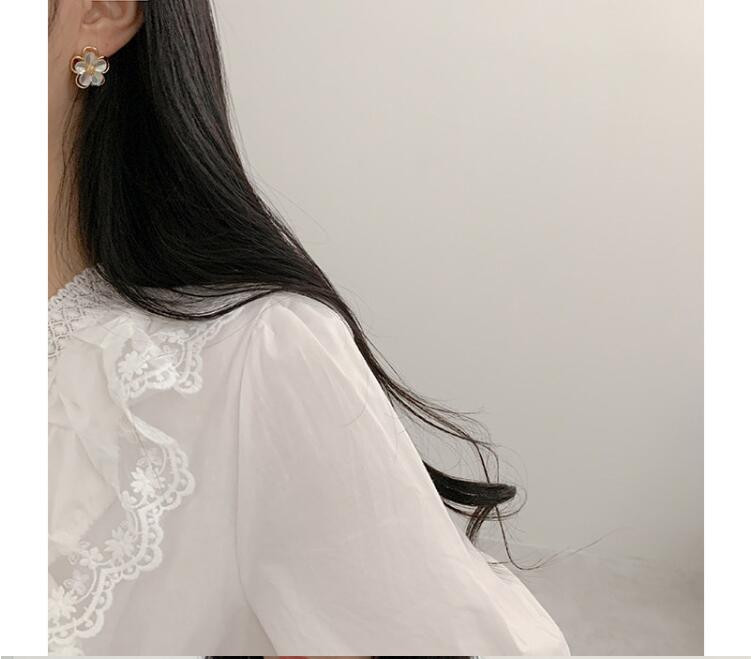 Dámske blúzky s bielym topom a polovičným rukávom, kórejské elegantné tričko, topy a blúzky s výstrihom do V, sexy oblečenie, plážová tunika 2020