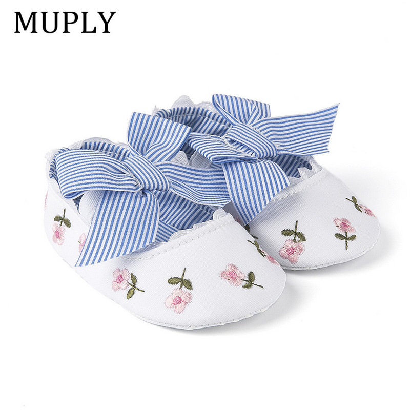 2023 Βρεφικά παπούτσια με λουλουδάτο κέντημα για νεογέννητο κοριτσάκι Ριγέ φιόγκο First Walker Μαλακές σόλες Χαριτωμένο παιδικό αντιολισθητικό παπούτσι Princess