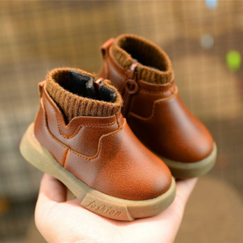 Къси ботуши за момче 2023 Зимни нови детски памучни обувки Британски стил Деца плюс кашмирени кожени ботуши Бебешки мартин ботуши