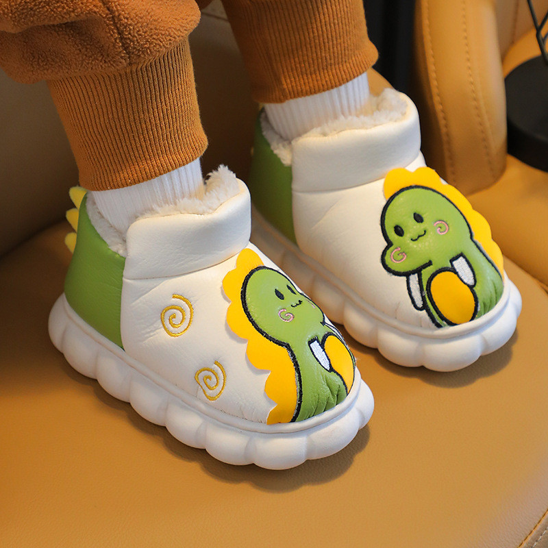 Nove dječje kratke čizme za djevojčice Svestrane zimske tople čizme za snijeg s crtanim filmovima dinosaura za dječake 2023 PU neklizajuće prozračne korejski stil