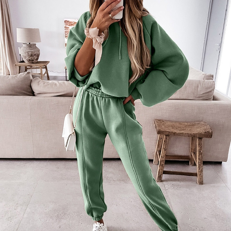 Naiste 2023. aasta uus kuum müük vabaaja moodsate spordikapuutsiga kampsunite komplekt, kaks tükki laos