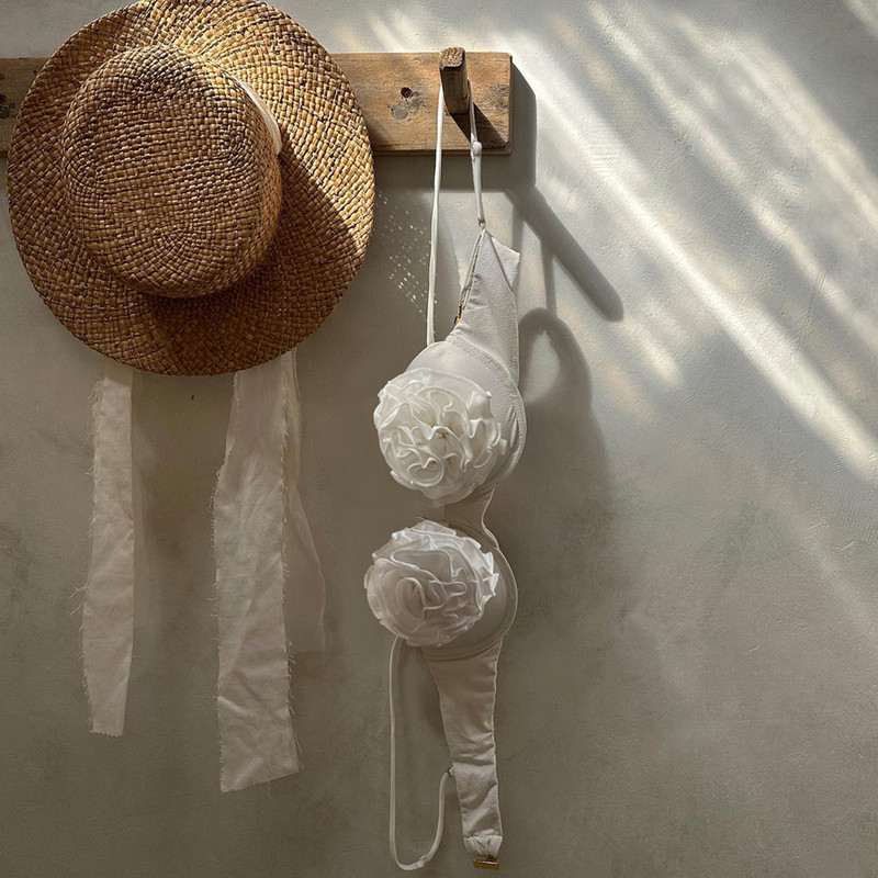 Νέο μονόχρωμο μπικίνι σπαστό γυναικείο μαγιό για διακοπές στην παραλία Μαγιό με βολάν με έναν ώμο με ένα μπικίνι Summer Beach