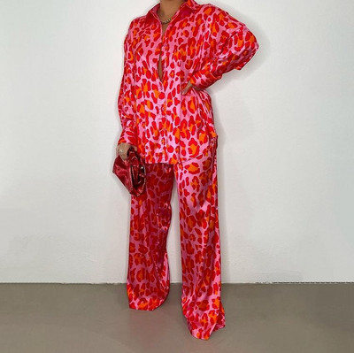 CM.YAYA Set de pijamale cu dungi leopard pentru femei cu design cu guler răsturnat Lenjerie de noapte de lux Set 2 2 piese Ținute Haine pentru casă