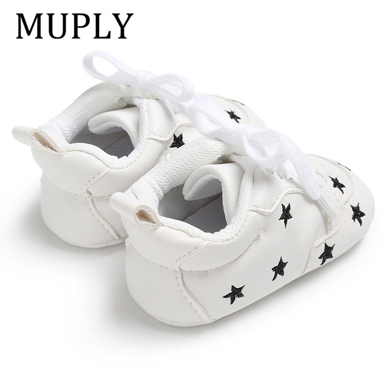 Νεογέννητο τύπωμα Heart Star Baby Sneaker PU Δερμάτινο μωρό αγόρια για κορίτσια First Walkers Μαλακή σόλα για βρέφη Παιδικά παπούτσια για 0-18 εκατ.