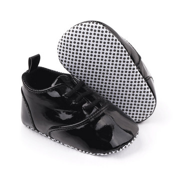 Нови модни кожени бебешки спортни маратонки Обувки за новородено момче Обувка за първи проходилки Бебешки обувки за малко дете Мека подметка Противоплъзгащи се бебешки обувки