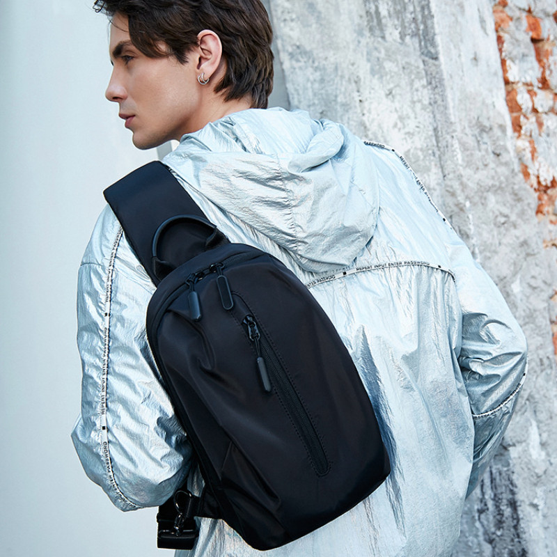 Muška najlonska torba preko ramena s USB priključkom za punjenje Višenamjenska vodootporna dnevna ruksak za putovanja na otvorenom Muške ležerne torbe za prsa