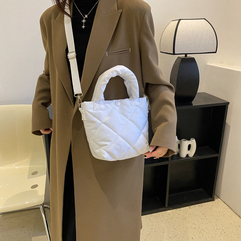 Nové dámske kabelky cez rameno z oxfordskej látky, módne kosoštvorcové vyšívacie nite, malé crossbody kabelky, dievčenské kabelky s hornou rukoväťou