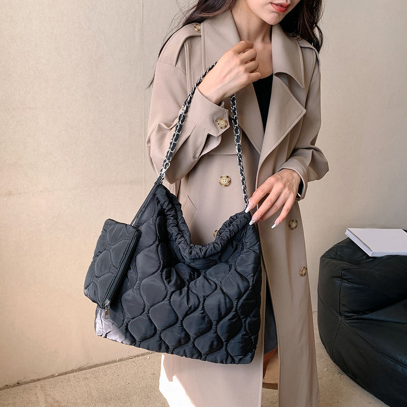 Ženska elegantna torba za rame Prošivena torba za rame velikog kapaciteta Jednobojna torba s malom torbicom Torba za kupnju