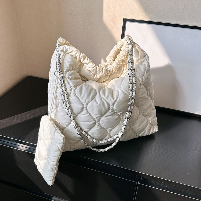 Ženska elegantna torba za rame Prošivena torba za rame velikog kapaciteta Jednobojna torba s malom torbicom Torba za kupnju