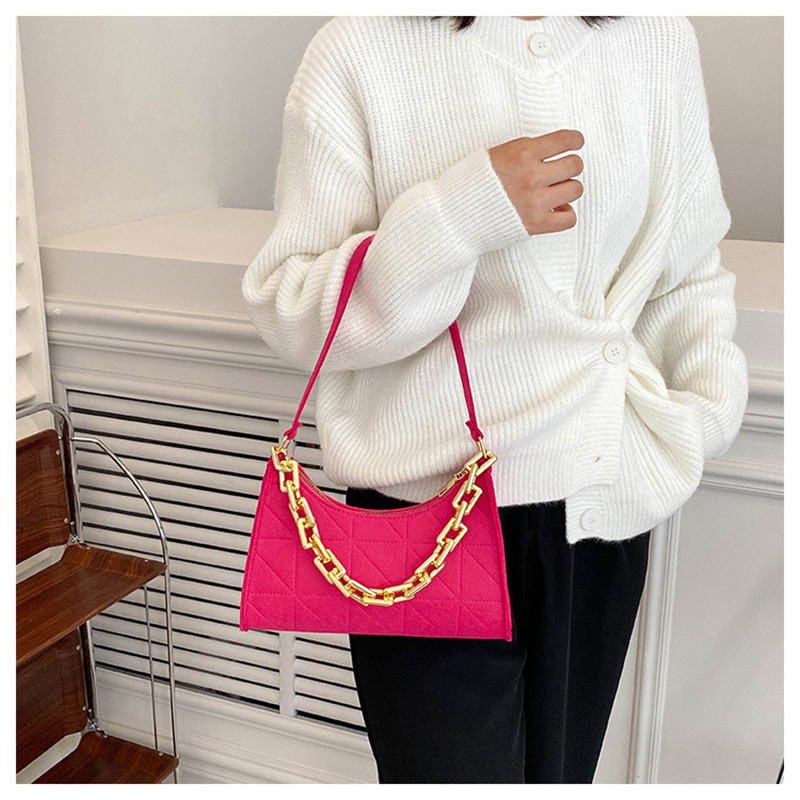 2023. aasta uus mood naiste ketiga õlakotid, vildist PU-nahast ühevärviline kaenlaaluse kott Naiste lihtsad vabaaja kivimustriga käekotid