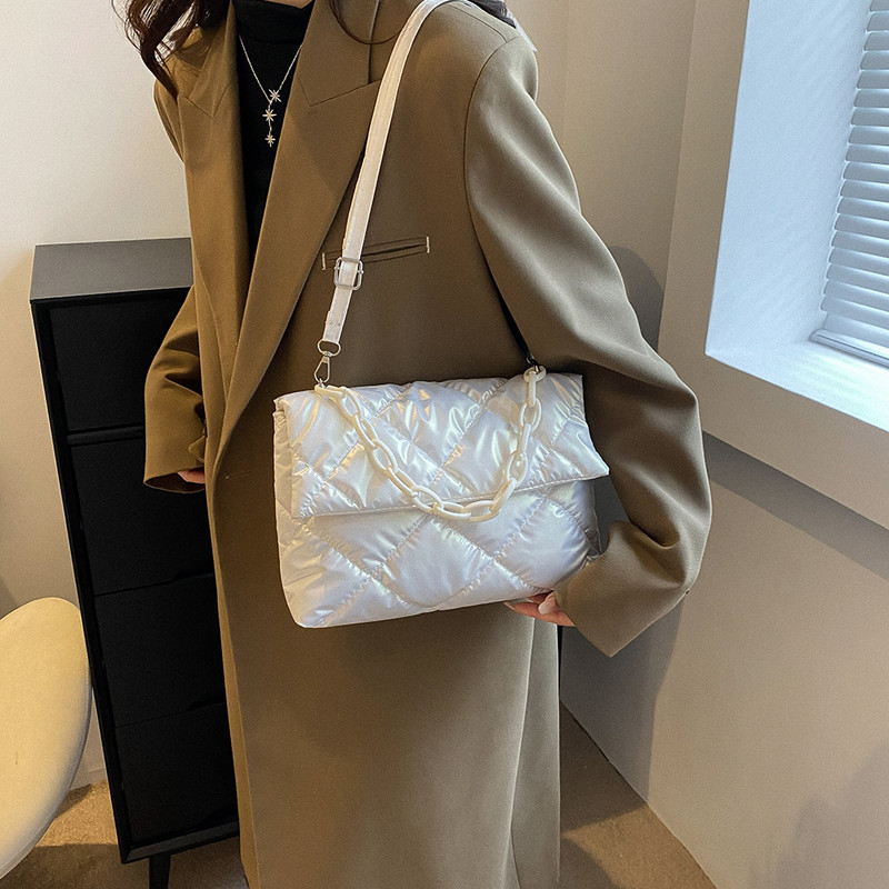 Modne lančane torbe preko ramena Zimske pamučno podstavljene prošivene ženske torbe na rame Ležerne prikladne ženske torbice za djevojčice Torbica 2023.