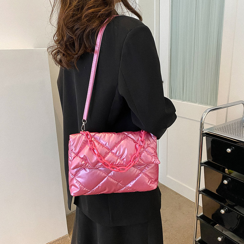 Modne lančane torbe preko ramena Zimske pamučno podstavljene prošivene ženske torbe na rame Ležerne prikladne ženske torbice za djevojčice Torbica 2023.