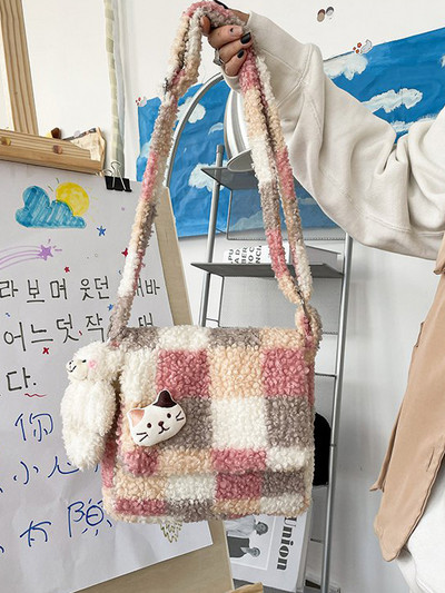 Ženska plišana shopping torba Vintage pahuljasto slatka, mekana korejskog stila Messenger navlaka na rame Ženske studentske torbe za žene 2023 Novo