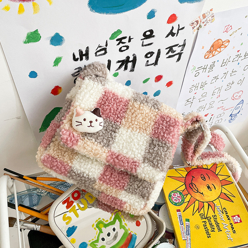 Ženska plišana shopping torba Vintage pahuljasto slatka, mekana korejskog stila Messenger navlaka na rame Ženske studentske torbe za žene 2023 Novo