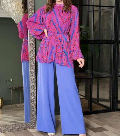 Dvodijelni setovi Ženska odjeća Ljeto 2023. Modna košulja s okruglim izrezom s naborima i ležerni komplet širokih nogavica s visokim strukom