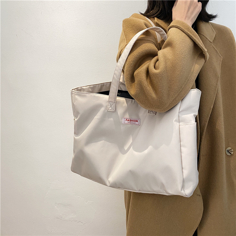 Velike ručne torbe za žene Najlonske pune torbe na rame Ženska kurirska torba Kapacitet Retro velika torba Shopper Jednostavan patentni zatvarač preko ramena