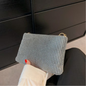 Ljeto 2023. Nova korejska ženska torbica Svjetlucava mala četvrtasta torba s vodenim dijamantom Trendy torba na jedno rame