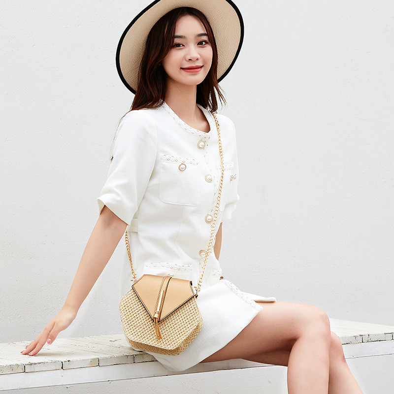 Hatszög alakú szalma PU bőr kézitáska, női nyári rattan táska, kézzel készített szőtt strand Bohemia láncpántos válltáskák
