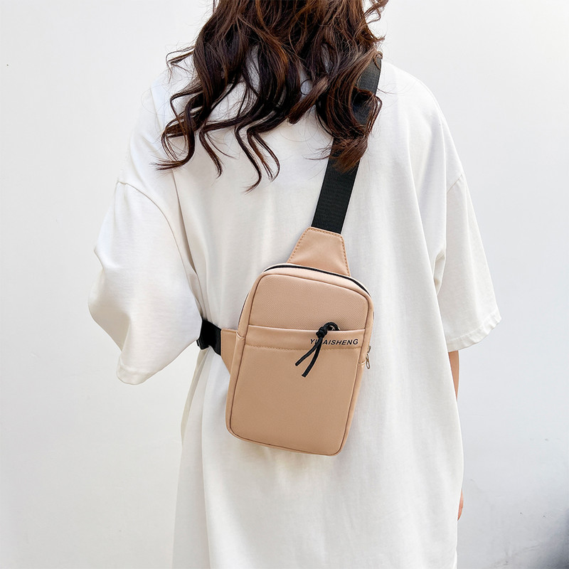 Unisex sportlik õlakott, suur naiste nailonist Fanny Pack Moodne Crossbody kott nädalavahetuse puhkuseks reisimiseks.