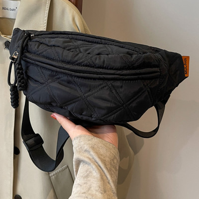 Geantă de piept matlasată Geantă cu banane pentru femei Sling Crossbody Pachet de talie Puffy pentru alergare Geantă ocazională Fanny Bag Half Moon Belt Bag