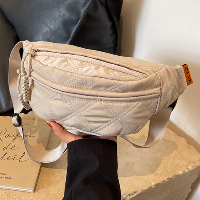 Geantă de piept matlasată Geantă cu banane pentru femei Sling Crossbody Pachet de talie Puffy pentru alergare Geantă ocazională Fanny Bag Half Moon Belt Bag