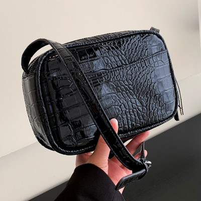 2023 Dámska strapcová zlatá kabelka cez rameno, PU kožená vzorovaná krokodília koža, taška cez rameno, módna luxusná prenosná crossbody kabelka Y2K