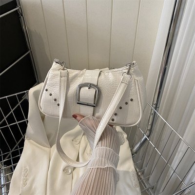 Vintage ženske torbe na rame sa zakovicama Y2K ženska torba ispod pazuha Modni lanac Male ručne torbice PU kožna ženska torbica Clutch torbica