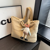 Ženske ručne torbe za prijenosna računala Jednobojne zimske pufer torbe Velikog kapaciteta Torba za jedno rame s privjeskom za party putovanja posao