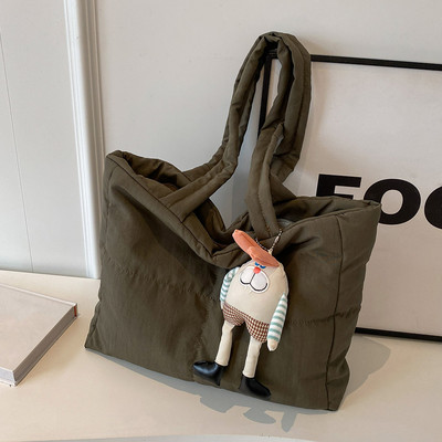 Ženske ručne torbe za prijenosna računala Jednobojne zimske pufer torbe Velikog kapaciteta Torba za jedno rame s privjeskom za party putovanja posao