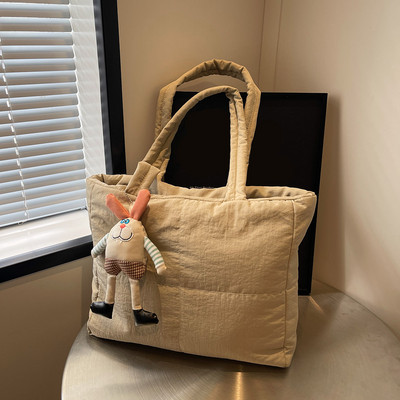 Ženske ručne torbe za prijenosna računala Jednobojne zimske pufer torbe Velikog kapaciteta Torba za jedno rame s privjeskom za party putovanja posao