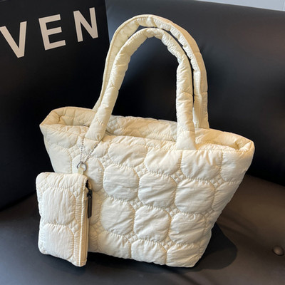 Μόδα τσάντα με καπιτονέ νήμα με κέντημα Ελαφρύ φουσκωτό επάνω χερούλι Τσάντα μεγάλης χωρητικότητας Γυναικεία τσάντα μικρού μεγέθους με μίνι τσαντάκι