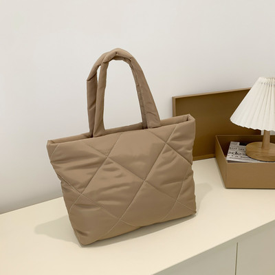 Μόδα τσάντα με καπιτονέ νήμα με κέντημα Ελαφρύ φουσκωτό επάνω χερούλι Τσάντα μεγάλης χωρητικότητας Γυναικεία τσάντα μικρού μεγέθους με μίνι τσαντάκι