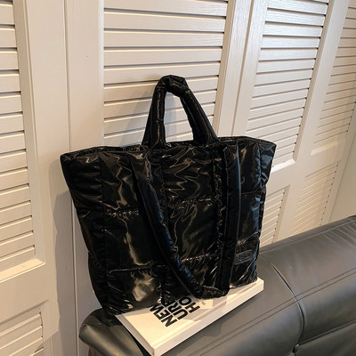 Geantă de umăr umflată de designer pentru femei, matlasată, din bumbac, căptușită cu pene, geantă de mână de mare capacitate, tote pentru cumpărături de iarnă.