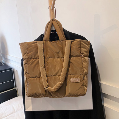 Geantă de umăr umflată de designer pentru femei, matlasată, din bumbac, căptușită cu pene, geantă de mână de mare capacitate, tote pentru cumpărături de iarnă.