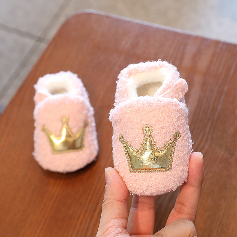 Talvine vastsündinud beebitüdrukule poisile kroonpolka armsad multifilmid puuvillased kingad, pehme tald pluss samet, soojad saapad väikelaste imikute kõndimiskingad