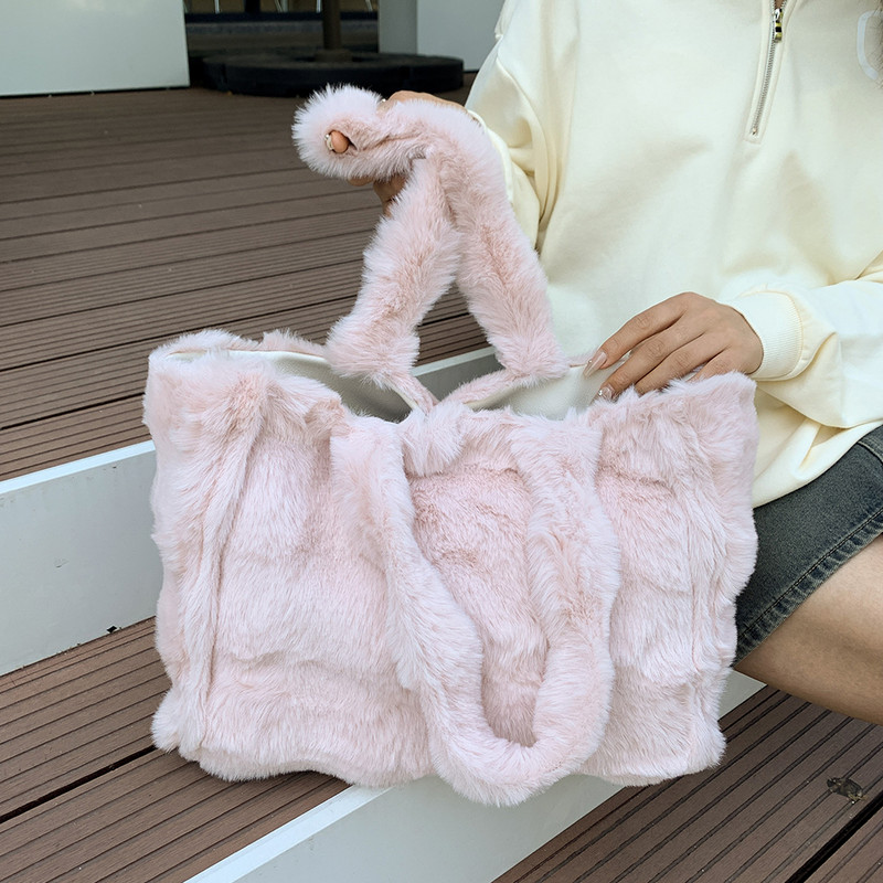 Női Bolyhos bevásárlótáska Téli Puha Bolyhos Hónaljtáska Nagy kapacitású plüss felső fogantyús táska Női nyakkendőfestékes szabadidős kézitáskák