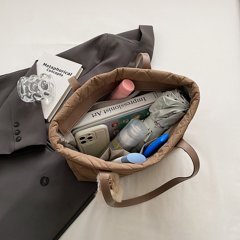 Geantă de tote matlasată cu diamante pentru femei Geantă de umăr căptușită de mare capacitate Geantă de tote pufoasă ușoară Geantă de ghiozdan moale Geantă pentru întâlniri de iarnă