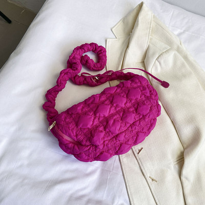 Elegantne tepitud pilvekott naistele Käekott Hobo Designer kott Ruched õlakott Ristkehaga õlakott Vabaaja plisseeritud mullidega rahakott 