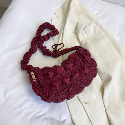 Elegantne tepitud pilvekott naistele Käekott Hobo Designer kott Ruched õlakott Ristkehaga õlakott Vabaaja plisseeritud mullidega rahakott 