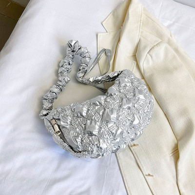 Elegantne tepitud pilvekott naistele Käekott Hobo Designer kott Ruched õlakott Ristkehaga õlakott Vabaaja plisseeritud mullidega rahakott 