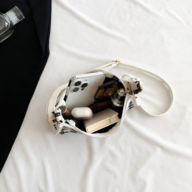 Φορητό γυναικείο δερμάτινο πορτοφόλι PU Γυναικεία τσάντες μασχάλης με καρό σχέδιο Γυναικείες τσάντες casual street chain Shoulder Top-handle Clutch 2023