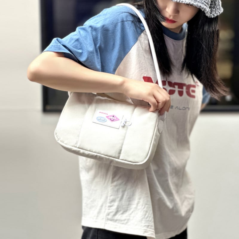 Moodsad polsterduskäekotid naistele PU-pilvekotid Vaba aeg Kaenlaaukott Ostlemine Õlakotid Kerge käekott Naiste käekott