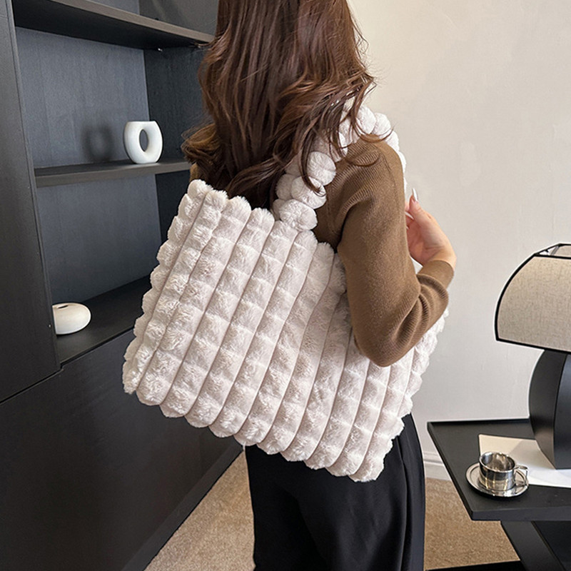 Γυναικεία γούνινη τσάντα ώμου Τσάντα μονόχρωμη από συνθετική γούνα Τσάντα μεγάλης χωρητικότητας Λούτρινη τσάντα αγορών Καρό απλή τσάντα με λαβή