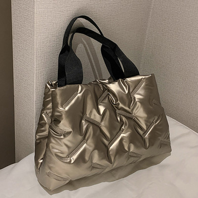 Uued nailonist naiste kandekotid Sügistalvine mood kaenlaalused kott Tepitud polsterdatud pealiskäepidemega kotid Naiste vabaaja ostukotid Käekott