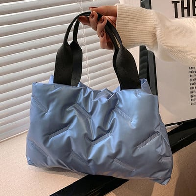 Uued nailonist naiste kandekotid Sügistalvine mood kaenlaalused kott Tepitud polsterdatud pealiskäepidemega kotid Naiste vabaaja ostukotid Käekott