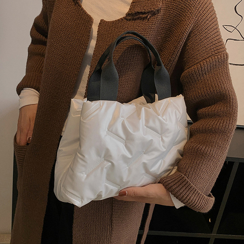 Uued nailonist naiste kandekotid Sügistalvine mood kaenlaalused kott Tepitud polsterdatud pealiskäepidemega kotid Naiste vabaaja ostukotid Käekott