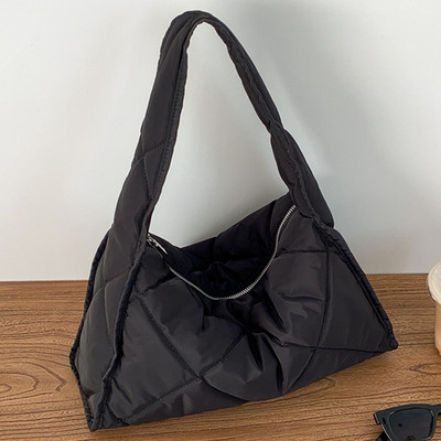 Ženska pufer torba na rame velikog kapaciteta Ležerna podstavljena ručna torba Lagana dijamantna rešetkasta dnevna torba ispod pazuha za žene