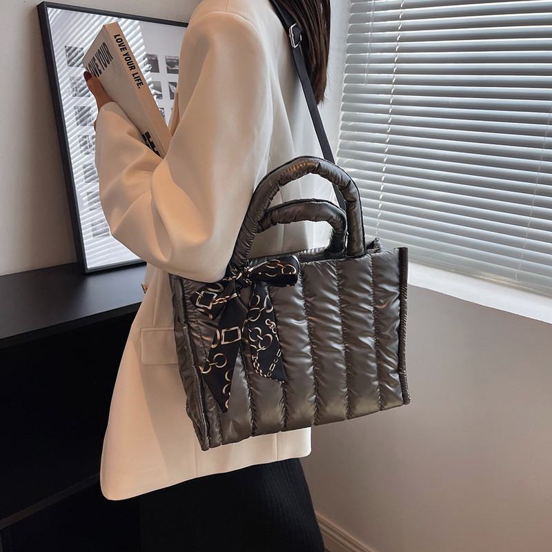 Talvine puuvillane polsterdatud kott Naiste õlakott Suure mahutavusega kandekott Pure Color Crossbody kandekott Tepitud polsterdatud õlakott