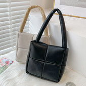 Νέα γυναικεία τσάντα ώμου μαξιλαριού, ελαφρύ φτερό με επένδυση κάτω από μασχάλη, τσάντα αλήτης μόδας Χειμερινή καπιτονέ τσάντα με φούσκα