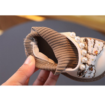 2023 Νέες φθινοπωρινές μπότες κάλτσας για βρέφη για κοριτσάκια με μαργαριταρένιο φιόγκο Γλυκό χαριτωμένο παιδικό περιστασιακό πλεκτό κοντό μποτάκι για νήπια Pu δερμάτινα παπούτσια